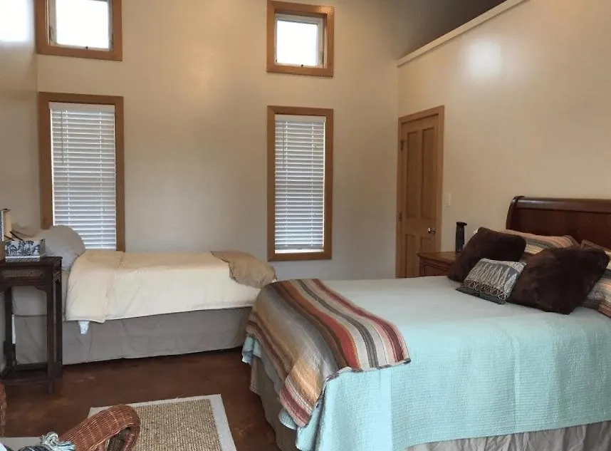 Bed & Breakfast Volcano Park Rentals